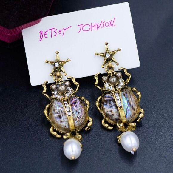 🐞 Betsey Johnson unique beetle drop earrings 🐞 - Picture 1 of 7